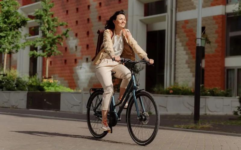 <p>Fietsen zonder ondersteuning.</p>

<p>&amp;nbsp;</p>
